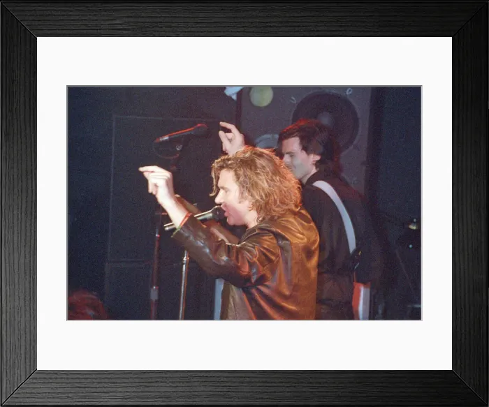 Framed Print : Simon Le Bon singing with his band Duran Duran live on the 11th November 1988 Framed Print : Simon Le Bon singing with his band Duran Duran live on the 11th November 1988