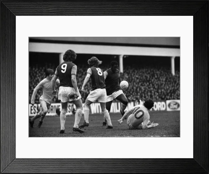 Framed Print : English League Division One match at Upton Park. West Ham United 1 v Leeds United 1 Framed Print : English League Division One match at Upton Park. West Ham United 1 v Leeds United 1