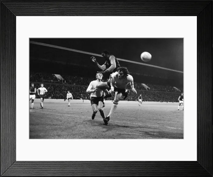Framed Print : English League Division One match at Upton Park. West Ham United 0 v Arsenal 0 Framed Print : English League Division One match at Upton Park. West Ham United 0 v Arsenal 0
