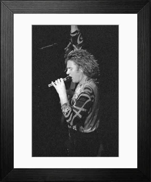 Framed Print : Simon Le Bon singing with his band Duran Duran live on the 11th November 1988