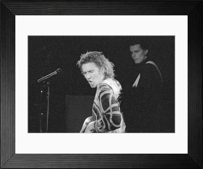 Framed Print : Simon Le Bon singing with his band Duran Duran live on the 11th November 1988