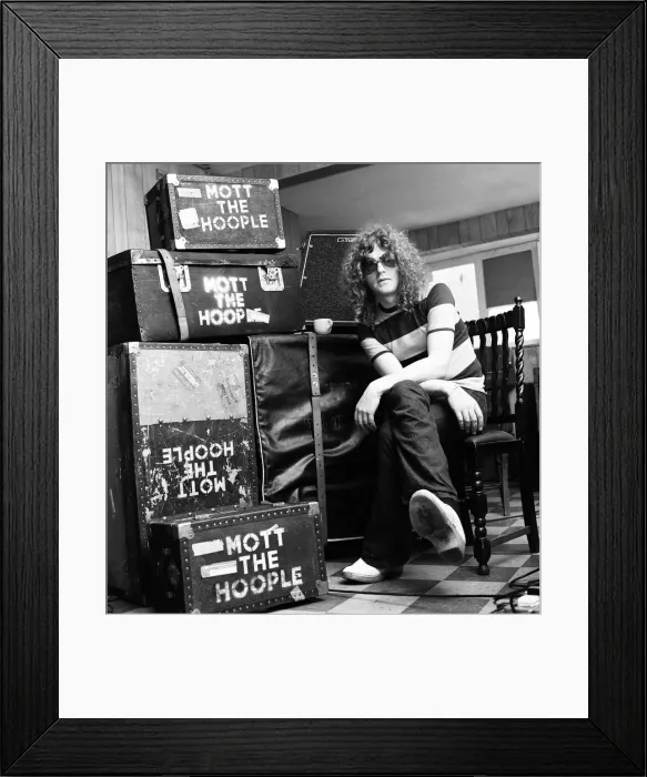 Framed Print : Mott The Hoople singer Ian Hunter 30th August 1973 Framed Print : Mott The Hoople singer Ian Hunter 30th August 1973