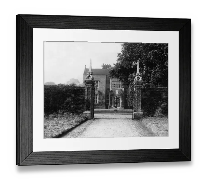Framed Print : Exterior view of Chequers, the country house retreat of the Prime Minister of the United