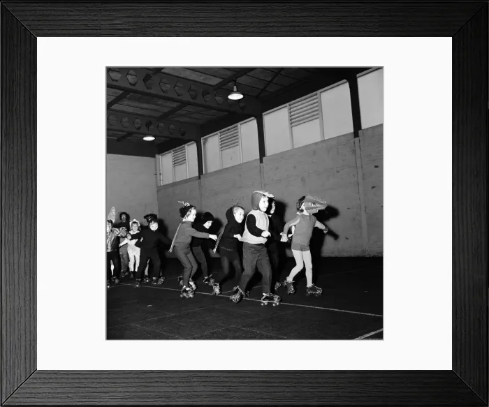 Framed Print : Children at Court Lodge Primary School, Horley, Surrey, will perform their pantomime Framed Print : Children at Court Lodge Primary School, Horley, Surrey, will perform their pantomime
