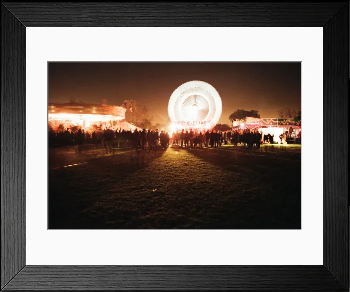 Framed Print : Fireworks, Kings Meadow park, Reading, Berkshire, 4th November 1995 Framed Print : Fireworks, Kings Meadow park, Reading, Berkshire, 4th November 1995