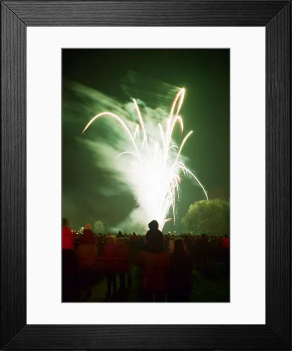 Framed Print : Fireworks, Kings Meadow park, Reading, Berkshire, 4th November 1995 Framed Print : Fireworks, Kings Meadow park, Reading, Berkshire, 4th November 1995