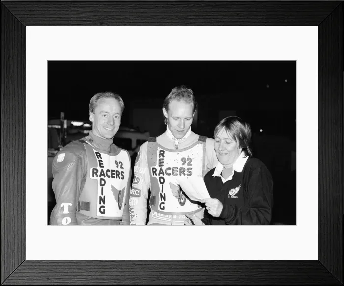 Framed Print : Speedway, Reading v Bradford, at the Smallmead Stadium, Reading, 23rd September 1992 Framed Print : Speedway, Reading v Bradford, at the Smallmead Stadium, Reading, 23rd September 1992