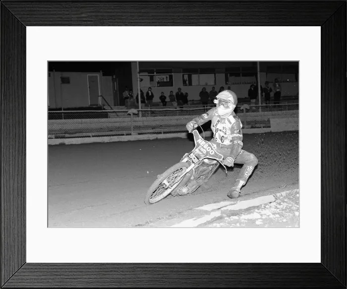 Framed Print : Speedway, Reading v Bradford, at the Smallmead Stadium, Reading, 23rd September 1992 Framed Print : Speedway, Reading v Bradford, at the Smallmead Stadium, Reading, 23rd September 1992