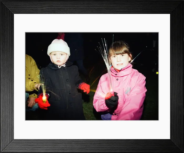 Framed Print : Fireworks, Kings Meadow park, Reading, Berkshire, 4th November 1995 Framed Print : Fireworks, Kings Meadow park, Reading, Berkshire, 4th November 1995