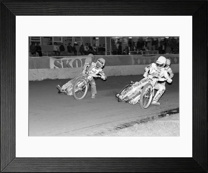 Framed Print : Speedway, Reading v Bradford, at the Smallmead Stadium, Reading, 23rd September 1992 Framed Print : Speedway, Reading v Bradford, at the Smallmead Stadium, Reading, 23rd September 1992
