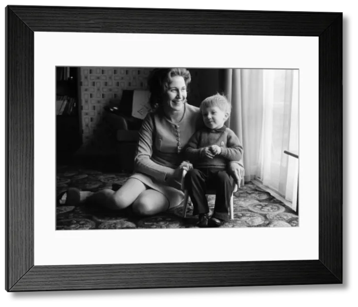 Framed Print : Mrs Maureen Davies and her son Peter, 2. 11th February 1972 Framed Print : Mrs Maureen Davies and her son Peter, 2. 11th February 1972