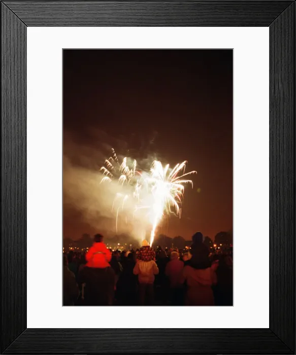 Framed Print : Fireworks, Kings Meadow park, Reading, Berkshire, 4th November 1995 Framed Print : Fireworks, Kings Meadow park, Reading, Berkshire, 4th November 1995