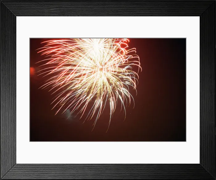 Framed Print : Fireworks, Kings Meadow park, Reading, Berkshire, 4th November 1995 Framed Print : Fireworks, Kings Meadow park, Reading, Berkshire, 4th November 1995