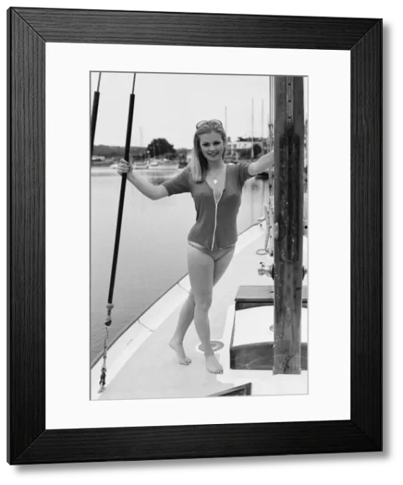 Framed Print : Denise Perry, Glamour Model, 11th June 1976 Framed Print : Denise Perry, Glamour Model, 11th June 1976