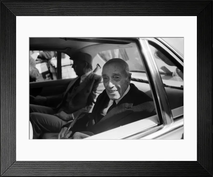 Framed Print : Grand National Winner, Maori Venture and owner Jim Joel