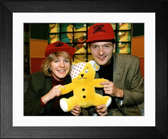 Framed Print : Hazel Irvine sports television presenter with John Leslie Framed Print : Hazel Irvine sports television presenter with John Leslie