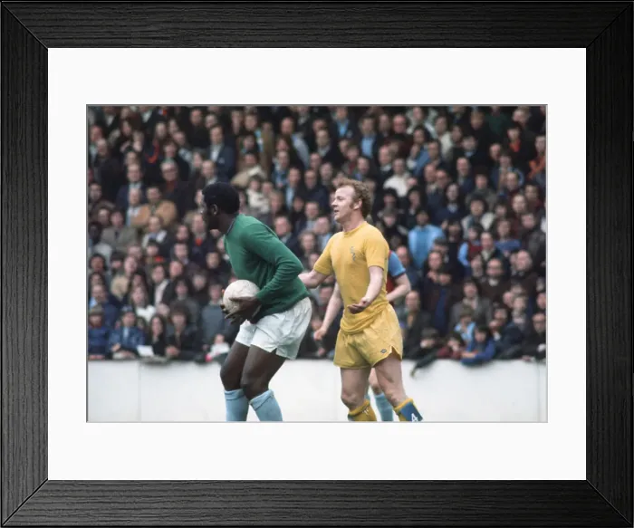 Framed Print : English League Division One match at Upton Park. West Ham United 1 v Leeds United 1 Framed Print : English League Division One match at Upton Park. West Ham United 1 v Leeds United 1