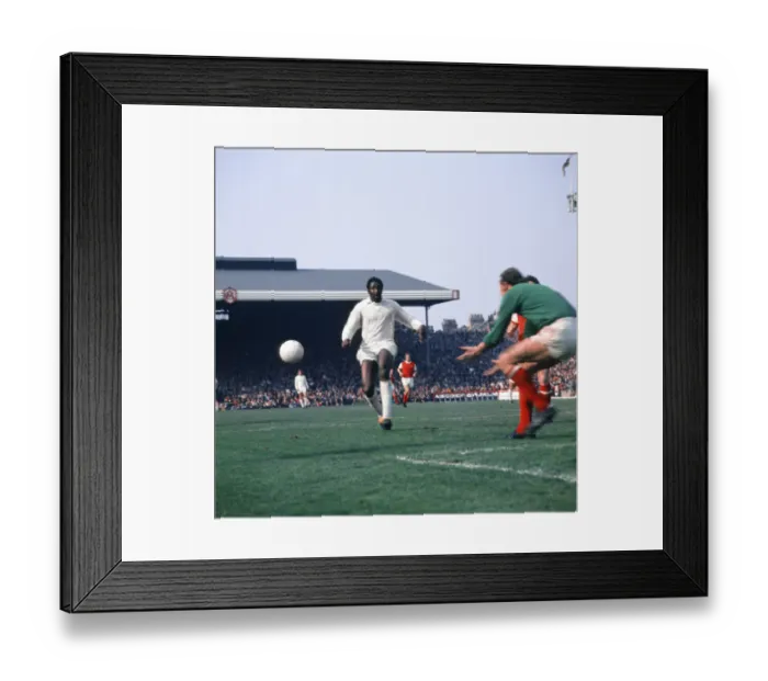 Framed Print : English League Division One match at Highbury. Arsenal 0 v West Ham United 0 Framed Print : English League Division One match at Highbury. Arsenal 0 v West Ham United 0