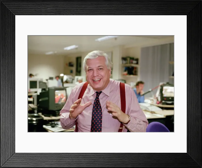 Framed Print : John Simpson BBC, news journalist. 24th November 1998 Framed Print : John Simpson BBC, news journalist. 24th November 1998
