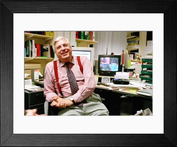 Framed Print : John Simpson BBC, news journalist. 24th November 1998 Framed Print : John Simpson BBC, news journalist. 24th November 1998
