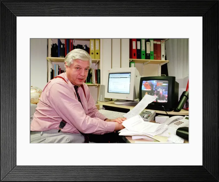 Framed Print : John Simpson BBC, news journalist. 24th November 1998