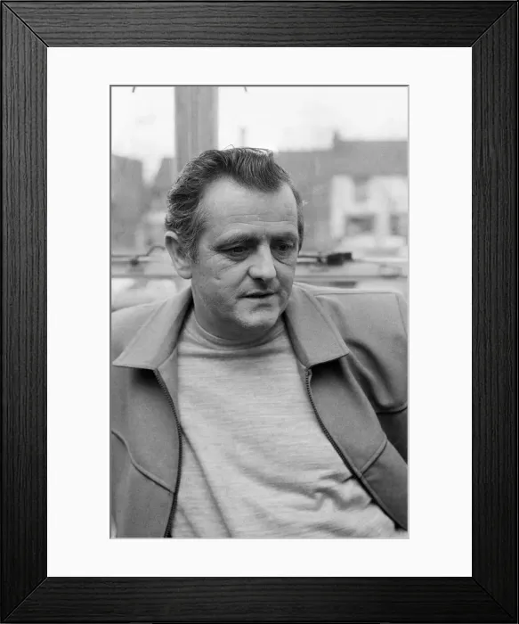 Framed Print : Round Oak Steelworks, Brierley Hill, West Midlands, 17th November 1982
