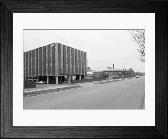 Framed Print : Round Oak Steelworks, Brierley Hill, West Midlands, 17th November 1982 Framed Print : Round Oak Steelworks, Brierley Hill, West Midlands, 17th November 1982