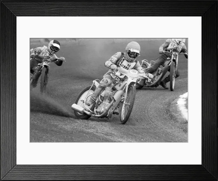Framed Print : Speedway, Reading v Wolverhampton, at the Smallmead Stadium, Reading, 24th August 1992 Framed Print : Speedway, Reading v Wolverhampton, at the Smallmead Stadium, Reading, 24th August 1992