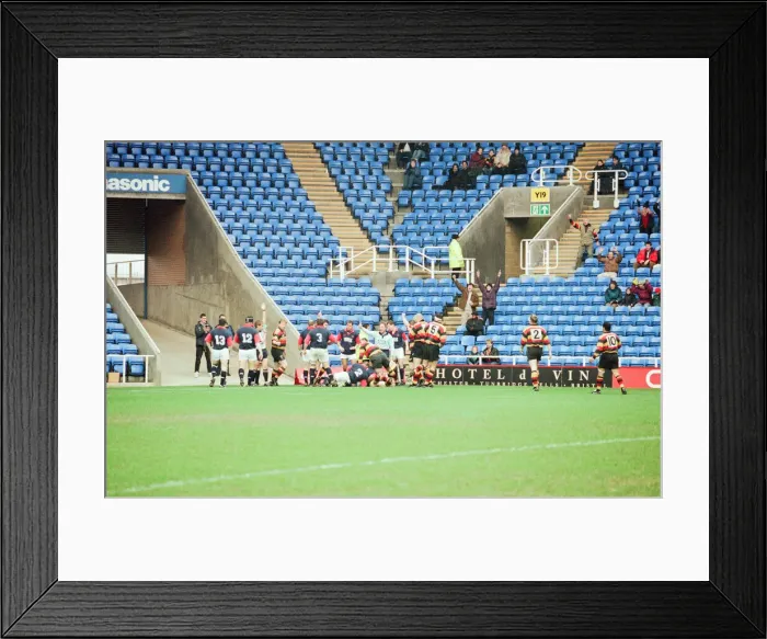 Framed Print : Richmond 40-22 London Scottish, English Rugby Union Premiership match at the Madejski Framed Print : Richmond 40-22 London Scottish, English Rugby Union Premiership match at the Madejski