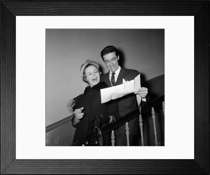 Framed Print : The wedding reception of of Honor Blackman and Maurice Kaufman held at a Chelsea club Framed Print : The wedding reception of of Honor Blackman and Maurice Kaufman held at a Chelsea club