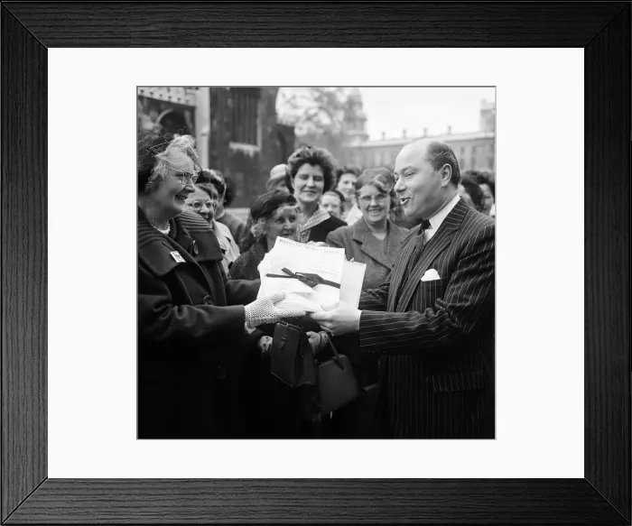 Framed Print : William van Straubenzee, receives Petition for Widows Charter