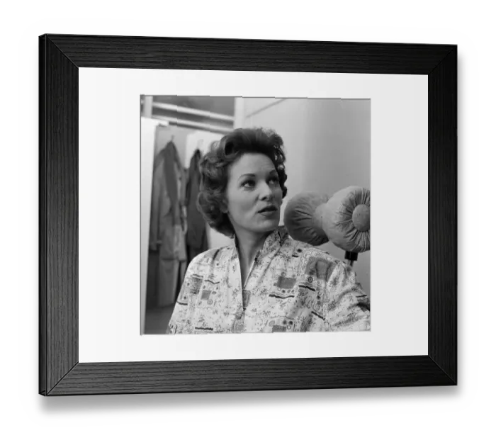 Framed Print : The stars of Our Man in Havana. Maureen O Hara. 20th May 1959