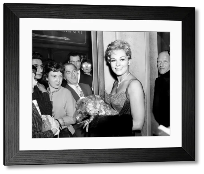 Framed Print : Kim Novak attends the premiere of the Middle of the Night. June 1959 Framed Print : Kim Novak attends the premiere of the Middle of the Night. June 1959