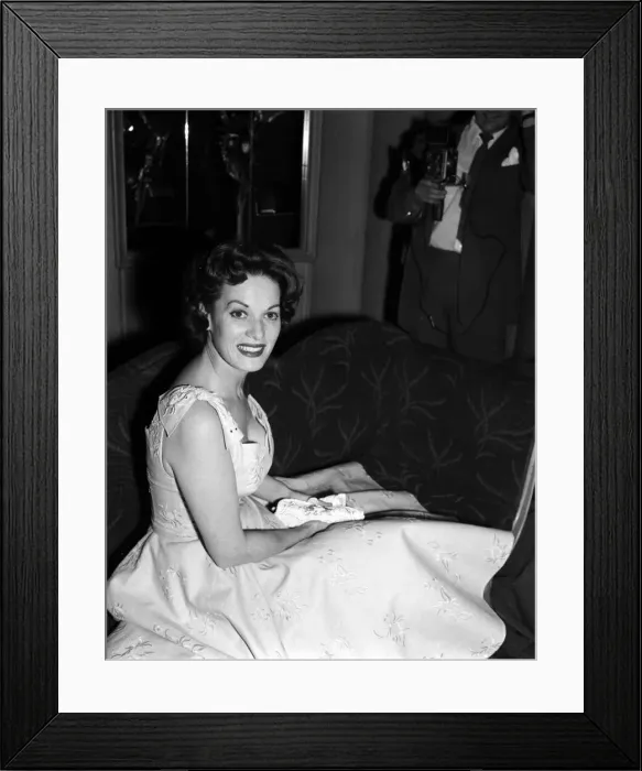 Framed Print : Maureen O Hara attends the premiere of the Middle of the Night. June 1959 Framed Print : Maureen O Hara attends the premiere of the Middle of the Night. June 1959