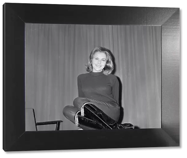 Actress Honor Blackman, who has landed a big fee film part. 8th January 1964
