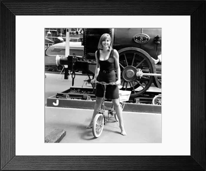 Framed Print : Vicky Elliott modelling Mary Quant fashions at The London Transport Museum