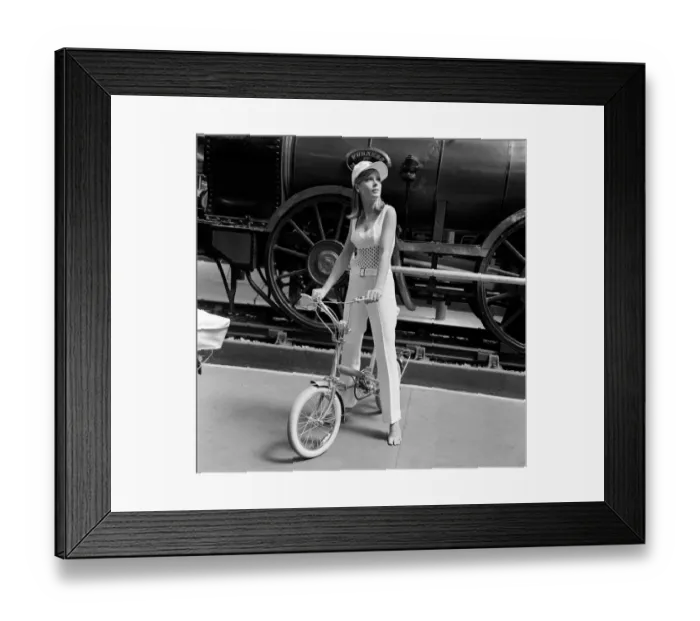 Framed Print : Susie Hunt modelling Mary Quant fashions at The London Transport Museum Framed Print : Susie Hunt modelling Mary Quant fashions at The London Transport Museum