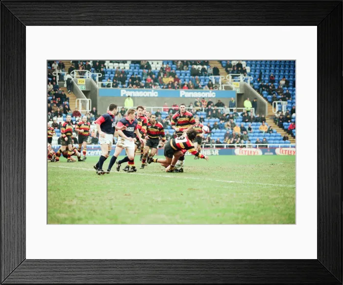 Framed Print : Richmond 40-22 London Scottish, English Rugby Union Premiership match at the Madejski Framed Print : Richmond 40-22 London Scottish, English Rugby Union Premiership match at the Madejski