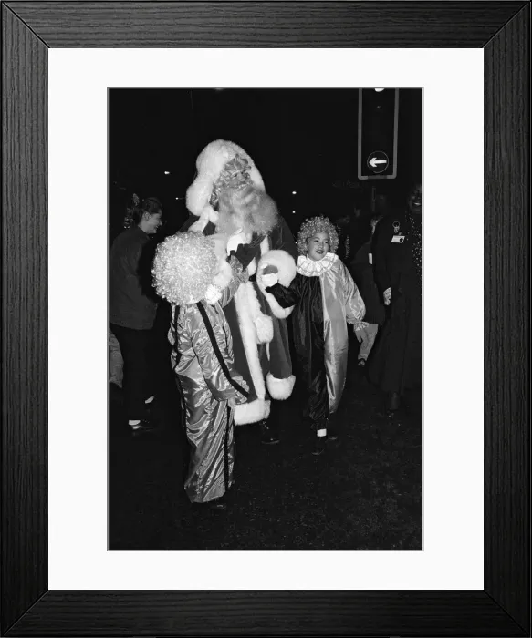 Framed Print : Christmas light switch on at Broad Street Mall, Reading. 21st November 1991 Framed Print : Christmas light switch on at Broad Street Mall, Reading. 21st November 1991