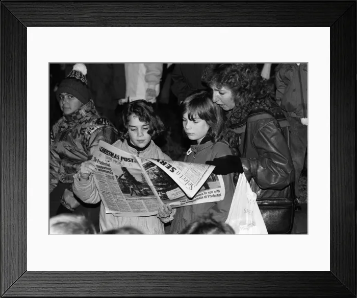 Framed Print : Christmas light switch on at Broad Street Mall, Reading. 21st November 1991 Framed Print : Christmas light switch on at Broad Street Mall, Reading. 21st November 1991