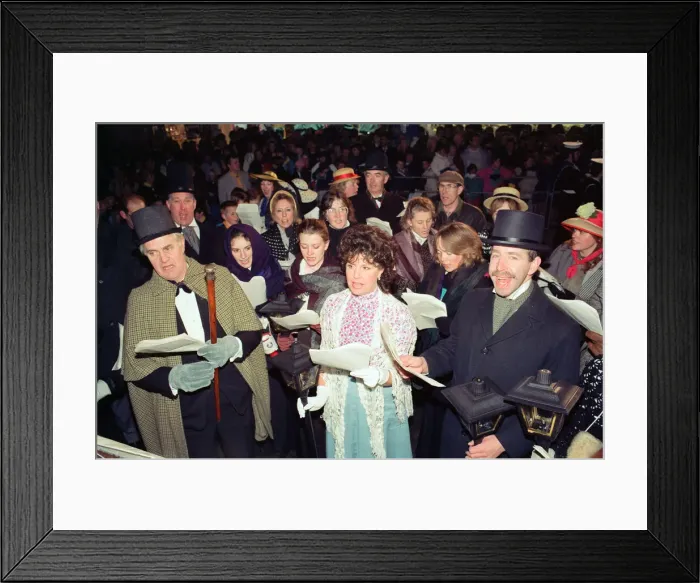 Framed Print : The Christmas lights at Broad Street Mall, Reading, are switched on. 22nd November 1990 Framed Print : The Christmas lights at Broad Street Mall, Reading, are switched on. 22nd November 1990