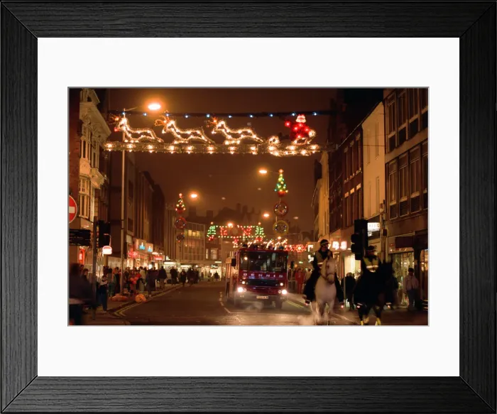 Framed Print : The Christmas lights at Broad Street Mall, Reading, are switched on. 22nd November 1990 Framed Print : The Christmas lights at Broad Street Mall, Reading, are switched on. 22nd November 1990