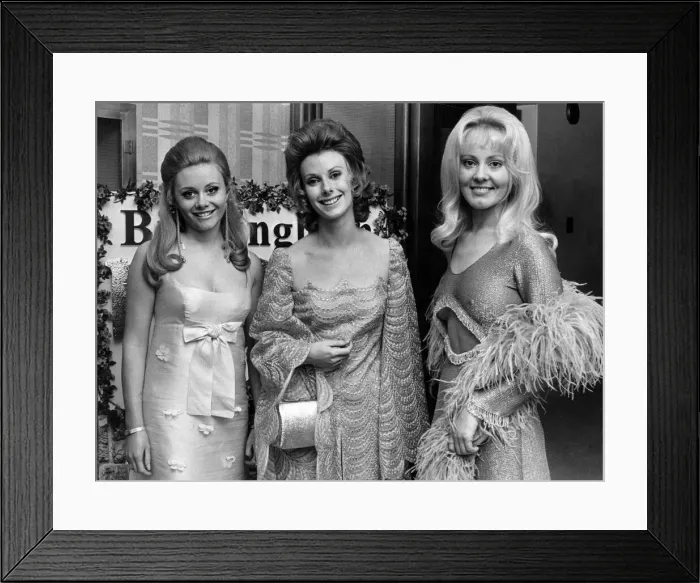 Framed Print : Birmingham Press Club Ball, 27th November 1970. Joan Palmer (centre Framed Print : Birmingham Press Club Ball, 27th November 1970. Joan Palmer (centre