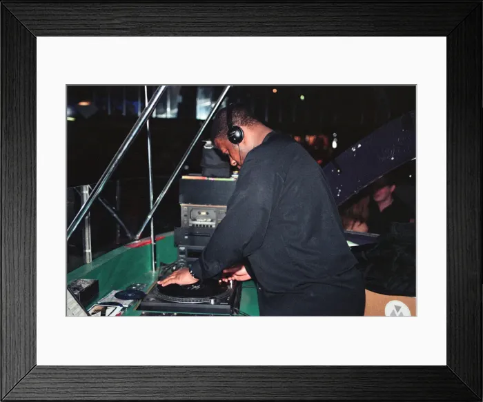 Framed Print : Scenes at Level One and RG1 nightclubs, Reading. 29th March 1999 Framed Print : Scenes at Level One and RG1 nightclubs, Reading. 29th March 1999