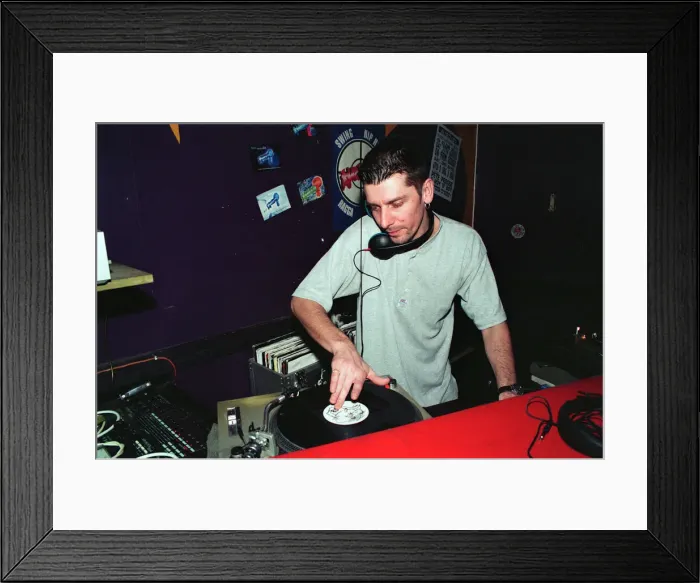 Framed Print : Scenes at Level One and RG1 nightclubs, Reading. 29th March 1999 Framed Print : Scenes at Level One and RG1 nightclubs, Reading. 29th March 1999