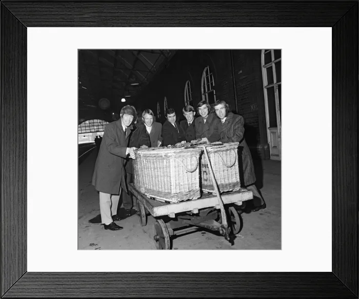 Framed Print : Middlesbrough footballers leave for Manchester. 1971 Framed Print : Middlesbrough footballers leave for Manchester. 1971
