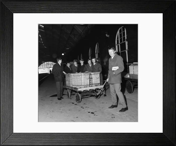 Framed Print : Middlesbrough footballers leave for Manchester. 1971 Framed Print : Middlesbrough footballers leave for Manchester. 1971