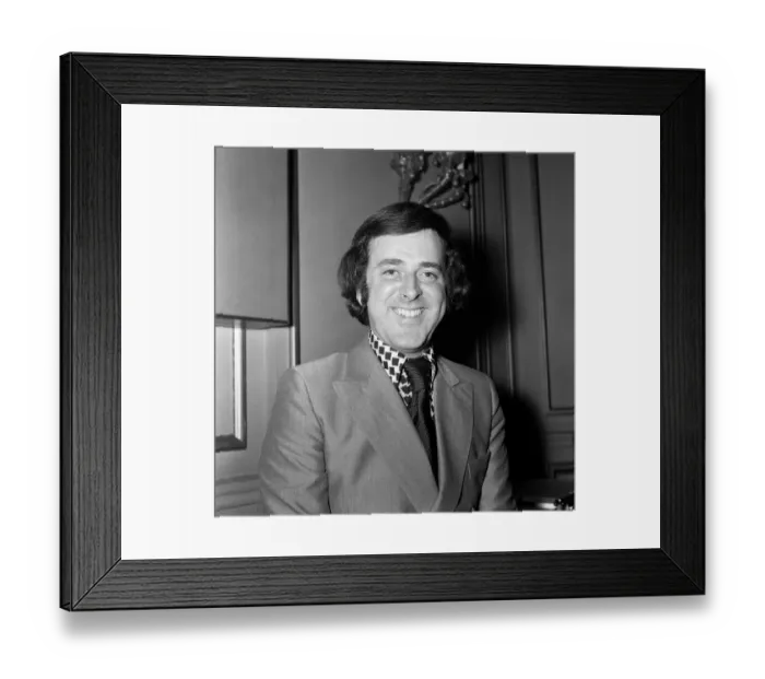 Framed Print : Readers of New Reveille have voted Terry Wogan the top spot in the Radio 2 DJ Framed Print : Readers of New Reveille have voted Terry Wogan the top spot in the Radio 2 DJ