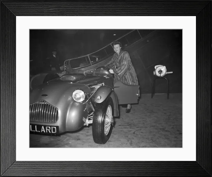 Framed Print : British International Motor Show, held at Earls Court, London, 17th to 27th October 1951 Framed Print : British International Motor Show, held at Earls Court, London, 17th to 27th October 1951