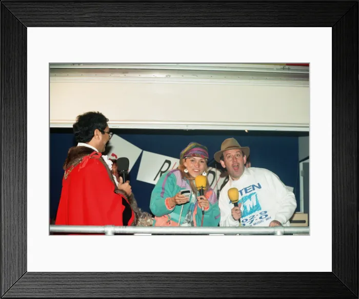 Framed Print : Michaela Strachan switches on the Christmas lights at Broad Street Mall, Reading